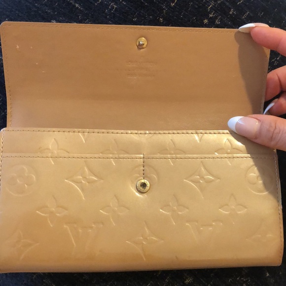 Wallet - Picture 2 of 7